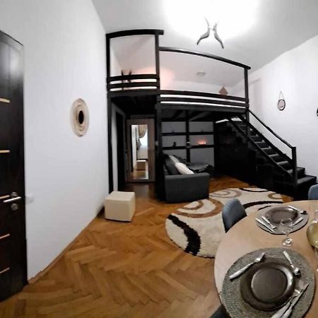 Sofia'S Home Comfy Studio In The Old Town Braşov Exteriör bild